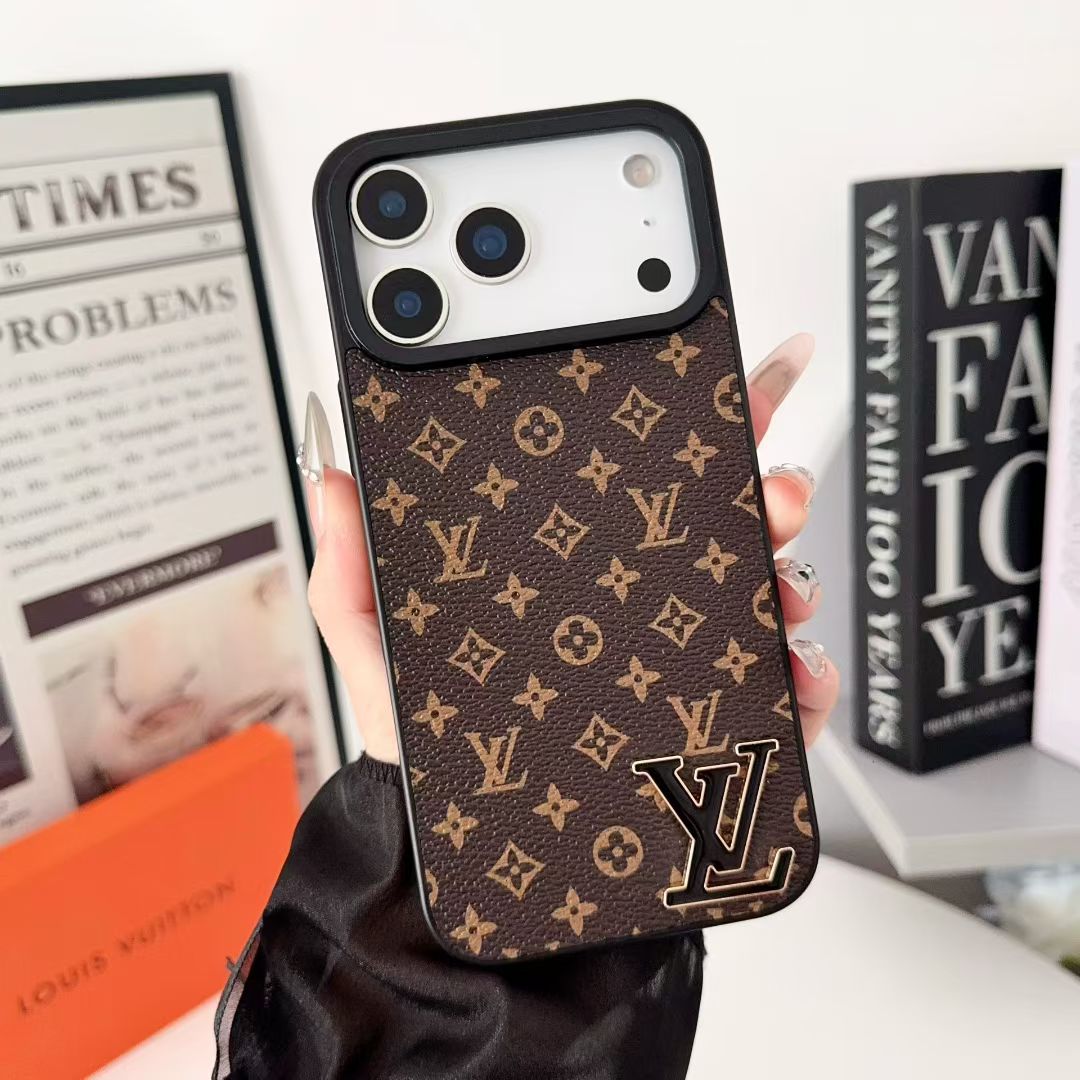 Luxury Fashion Phone Case with Iconic Pattern – iPhone 11–17