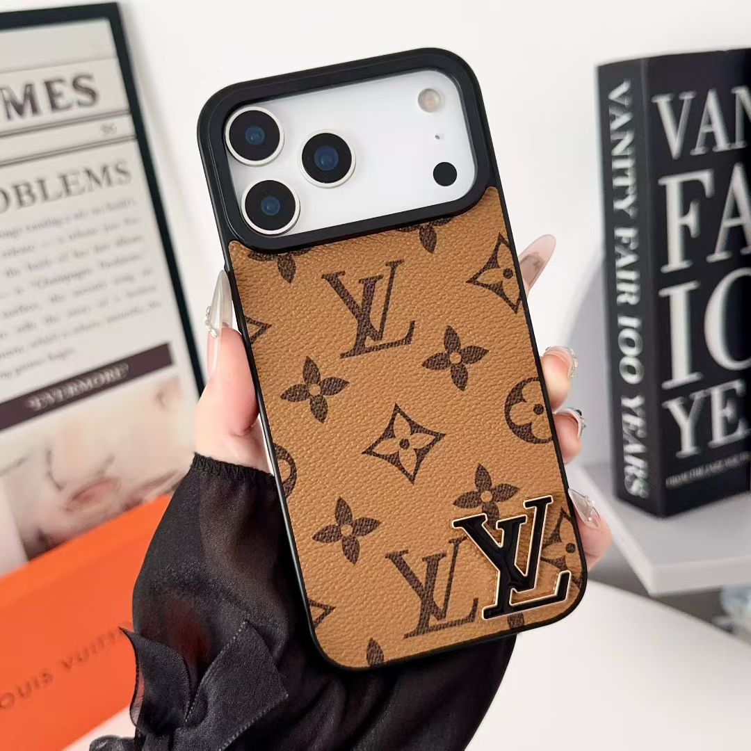 Luxury Fashion Phone Case with Iconic Pattern – iPhone 11–17