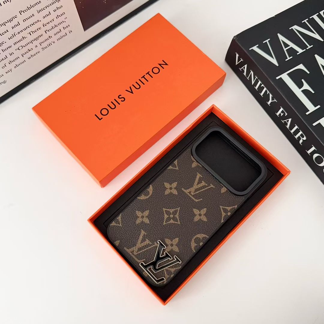 Luxury Fashion Phone Case with Iconic Pattern – iPhone 11–17