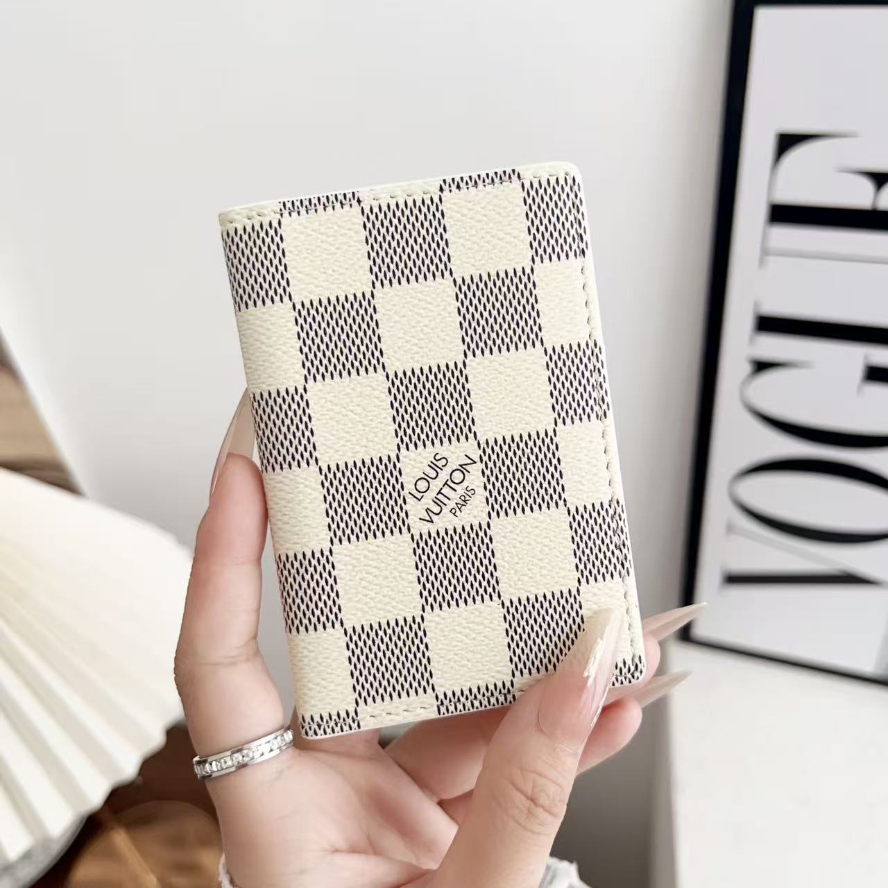 Livittion Trendy Designer iPhone Case – Premium Look & Feel