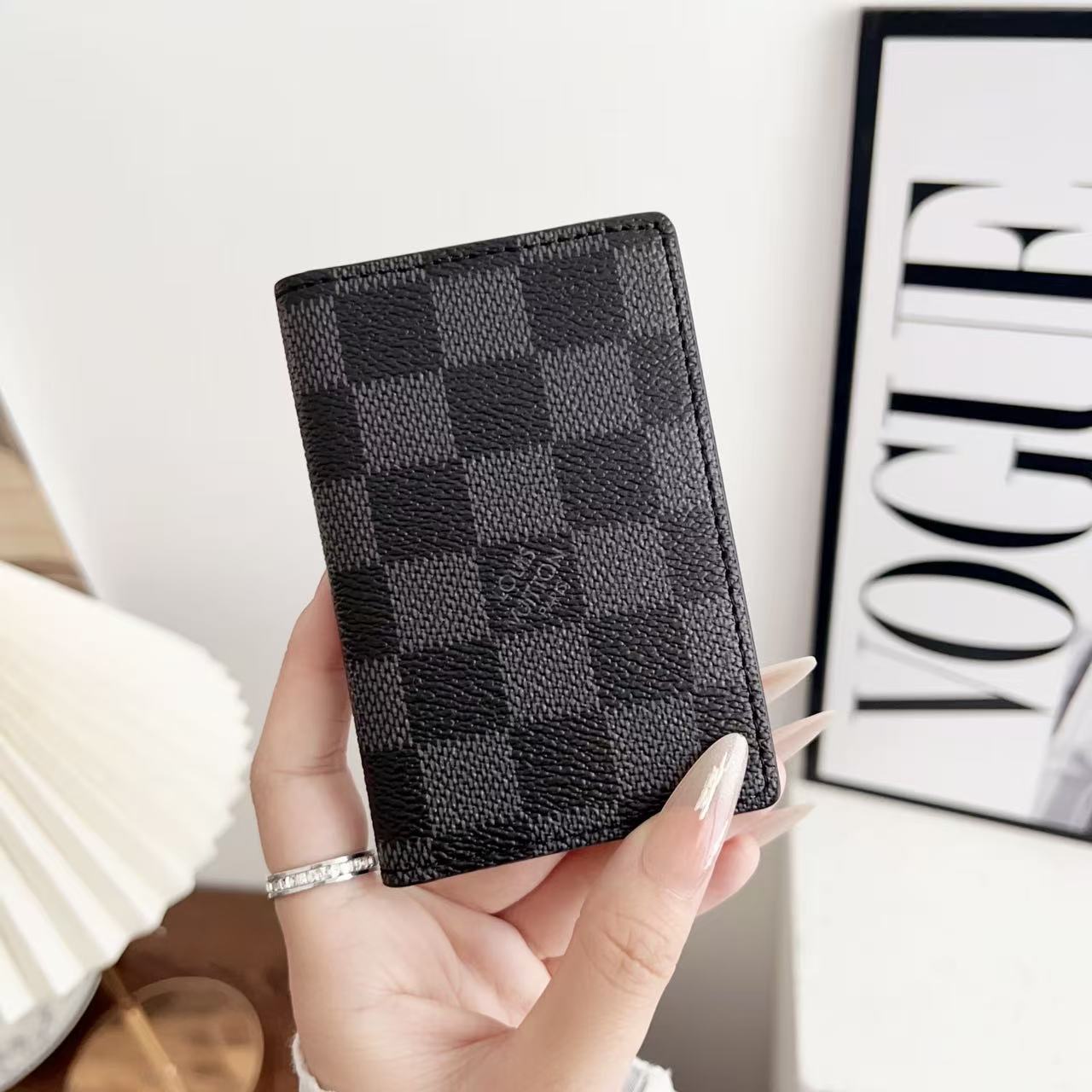 Livittion Trendy Designer iPhone Case – Premium Look & Feel