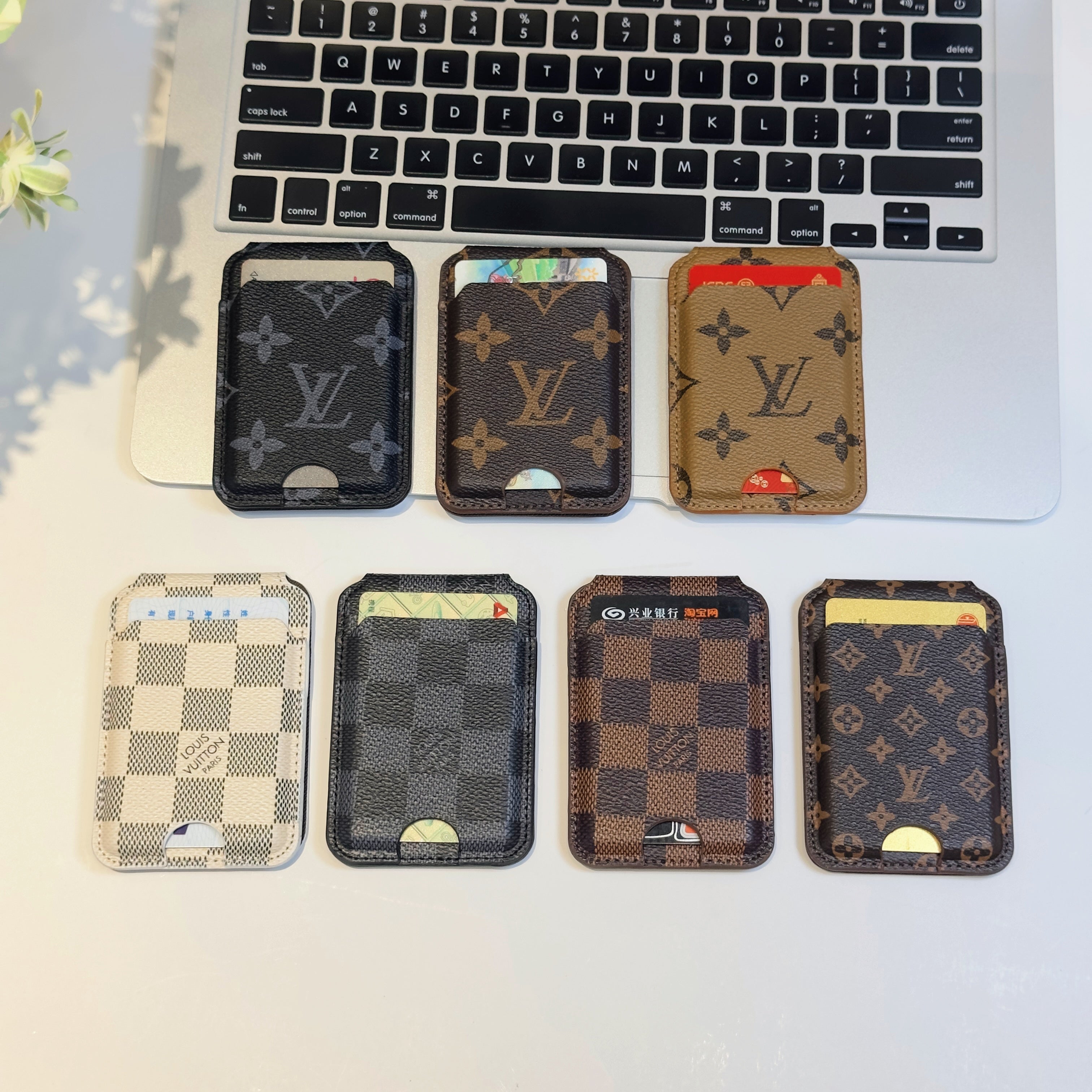 Gucci-Style Designer iPhone Case – Luxury Protective Cover (11–17 Series)