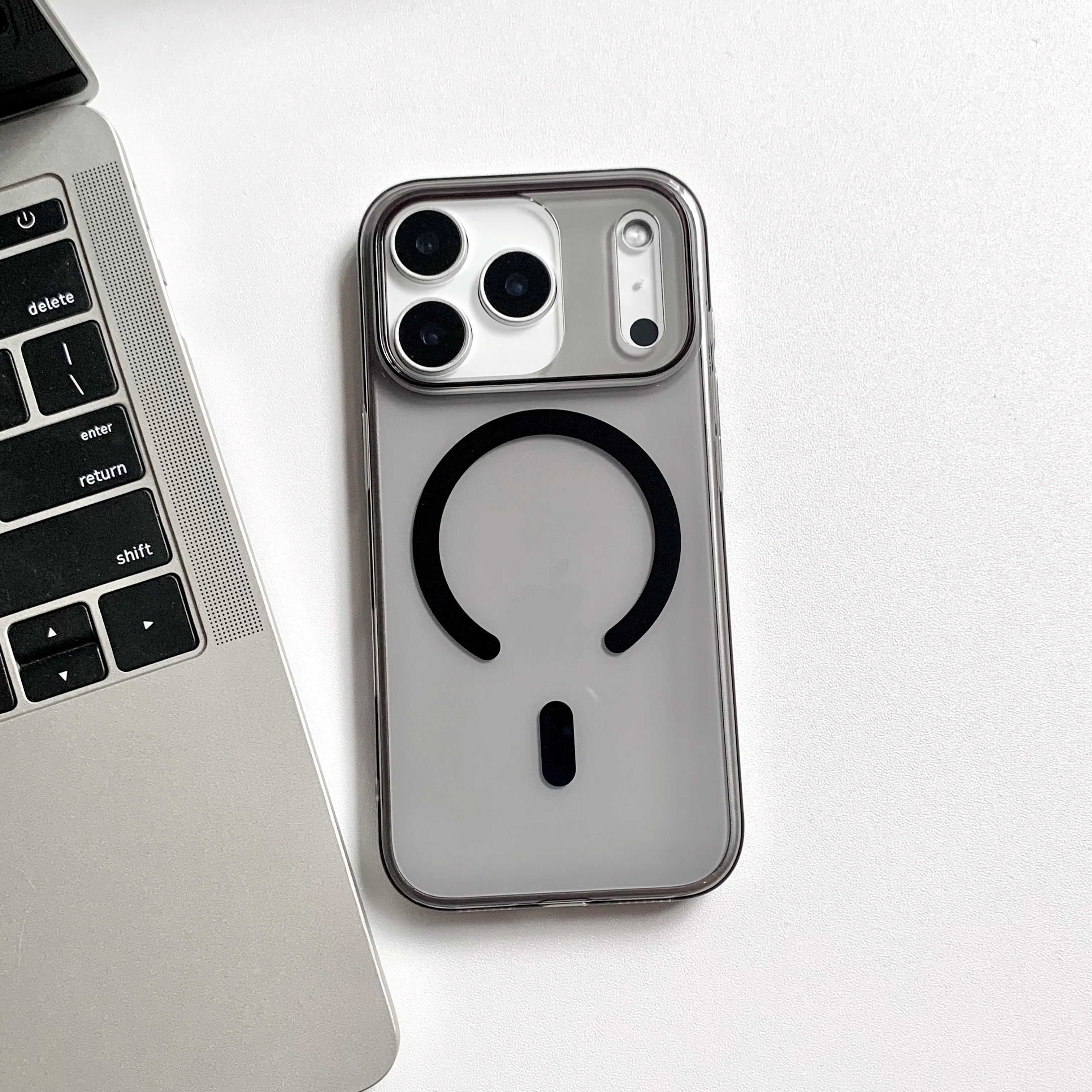 Transparent Hard Clear Magsafe Case for iPhone 12 / 13 / 14 / 15 / 16 / 17 Pro Max / Plus / Air