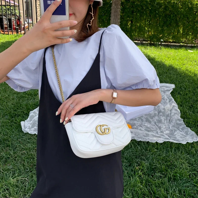 Elegant Leather Women’s Messenger Bag